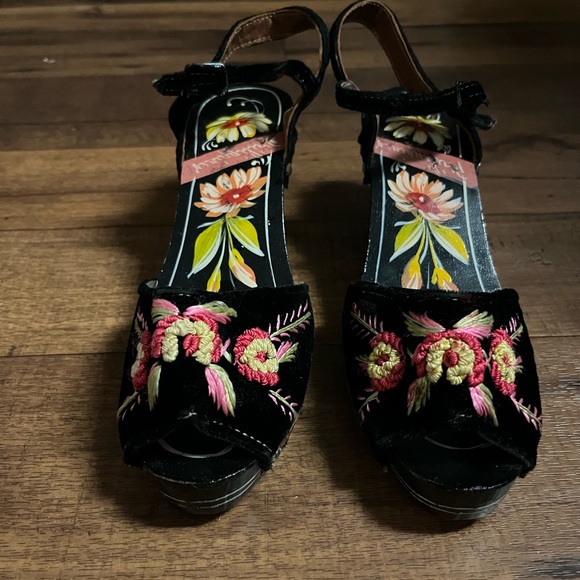 Vtg• 1940’s • Wooden • Carved • Black/ Red• Sandals • Size 6 • Philippines Shoes - Picture 4 of 13